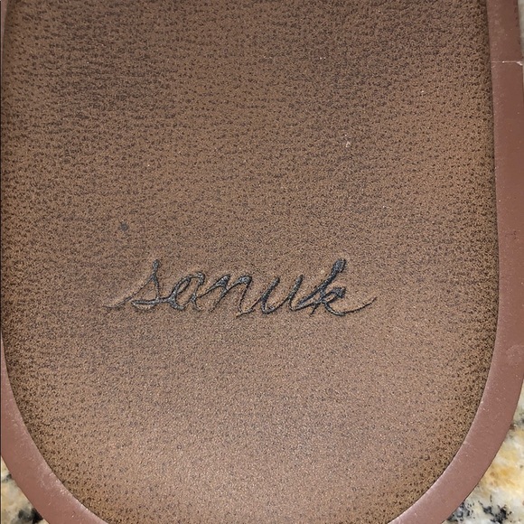 Sanuk flip flops - Picture 3 of 3
